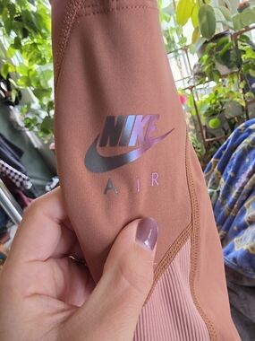 Nike Rust Brown High-Waist Leggings with Side Pockets